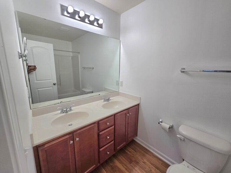 Building Photo - 6522 Ashebrooke Dr