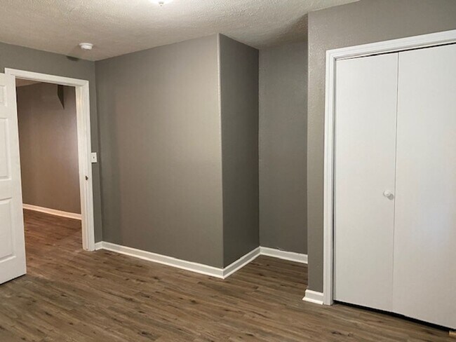 Building Photo - COMING SOON! Charming 2 Bedroom Home