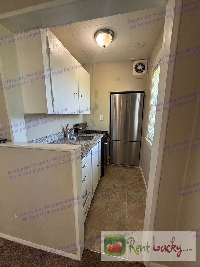Building Photo - Singh Tacoma 4-Plex
