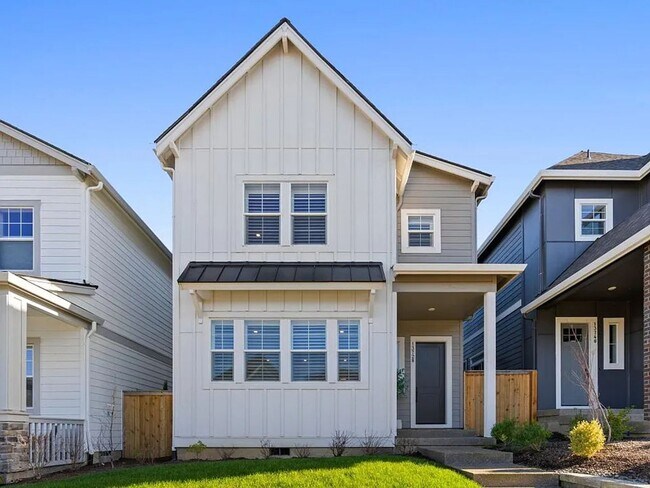 Building Photo - 3 Bedroom | 2.5 Bath Luxury Home Near Progress Ridge
