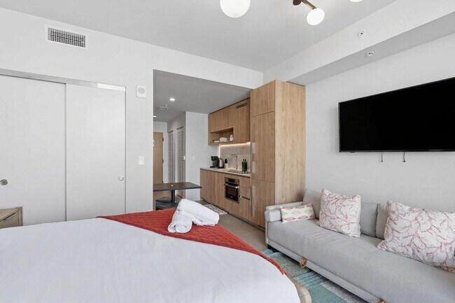 Building Photo - 11 NE 6th St