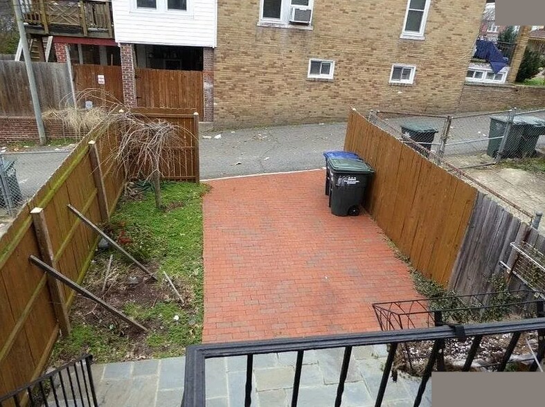 Building Photo - 4422 3rd St NW