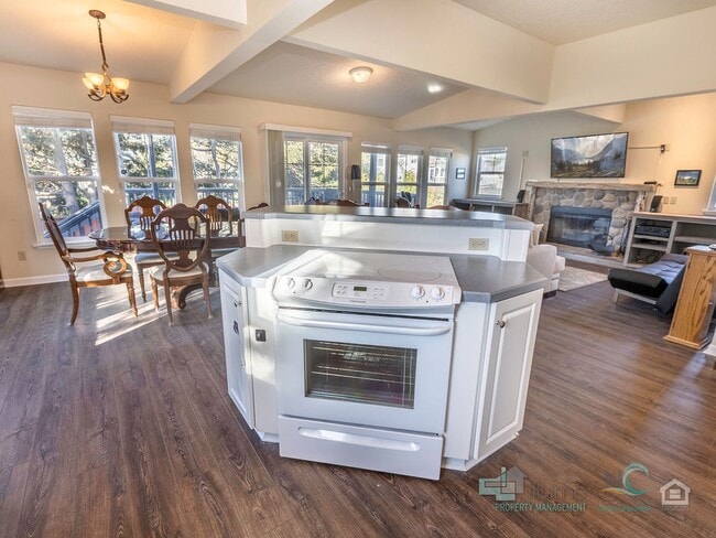 Building Photo - 416 N Downing St