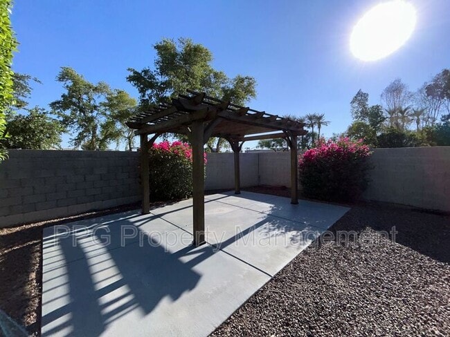 Building Photo - 4121 N Dania Ct