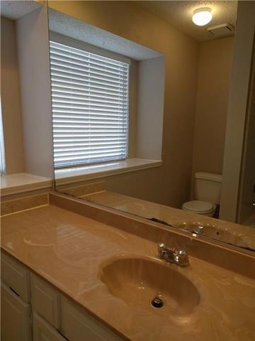 Building Photo - 610 Buttercup Cir