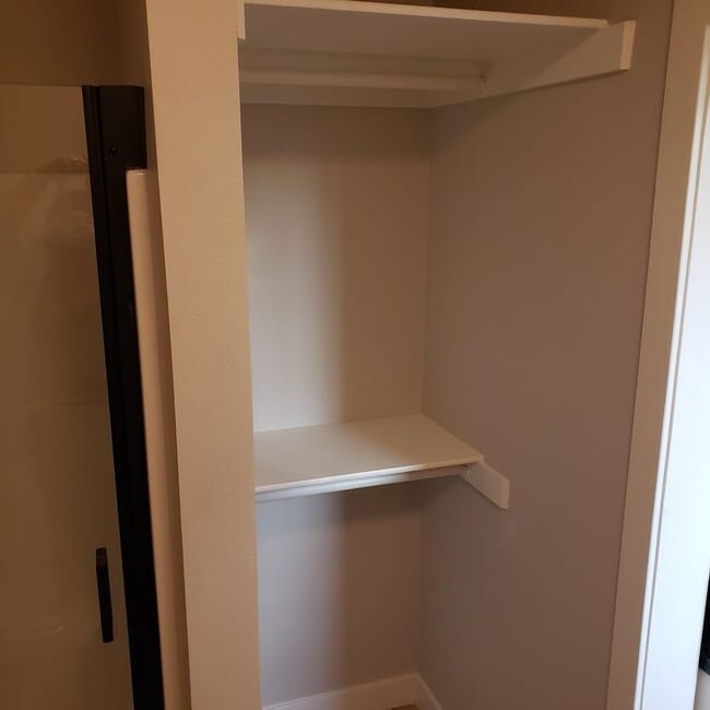 Building Photo - 6861 Yellowstone Dr