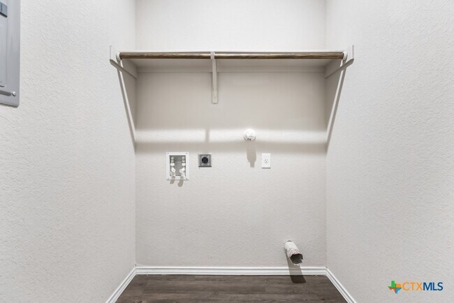 Building Photo - 636 Heathers Wy