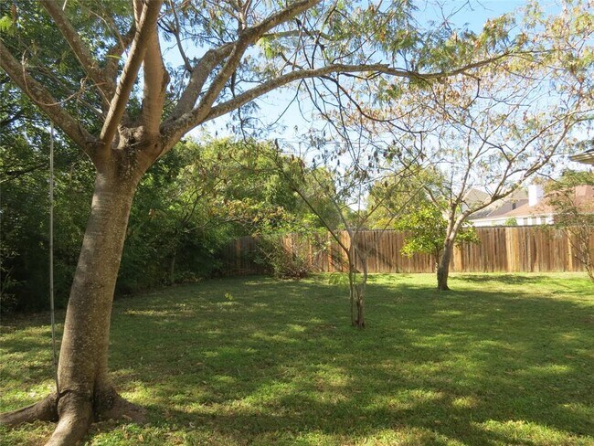 Building Photo - 12604 Linford Dr