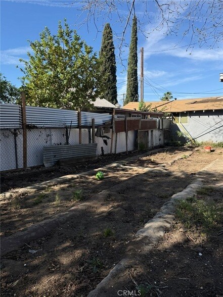 Building Photo - 1222 Hardt St