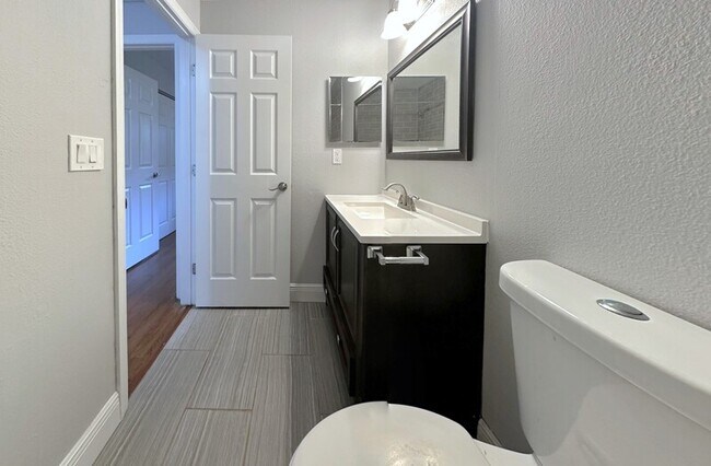 Building Photo - 6475 Cedarbrook Dr