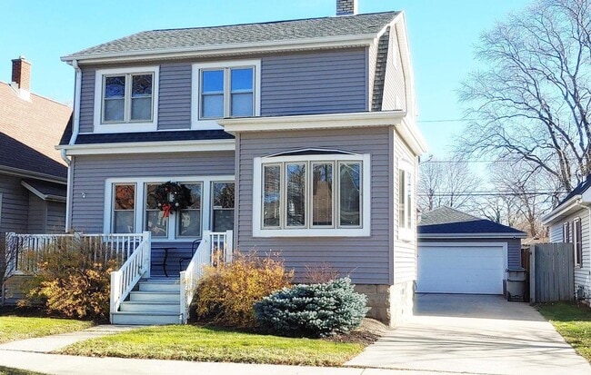 Primary Photo - For Rent – Charming 2 Bed, 2 Bath Single-F...