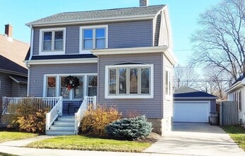 Building Photo - For Rent – Charming 2 Bed, 2 Bath Single-F...