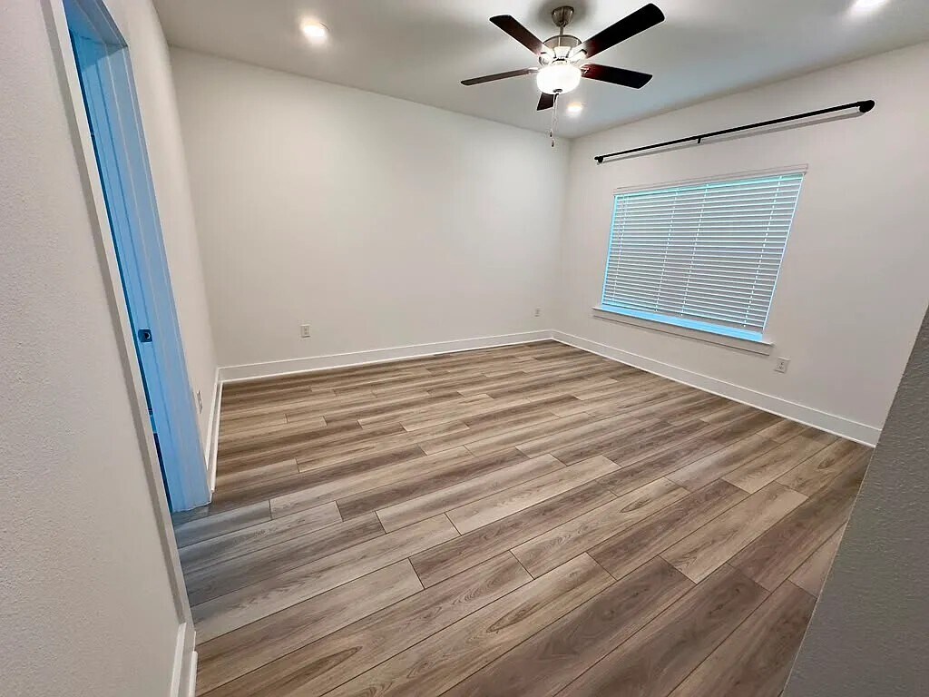 Building Photo - 3679 Applewood Dr
