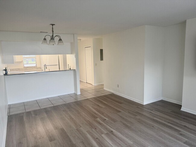 Building Photo - 402 Big Cedar Way