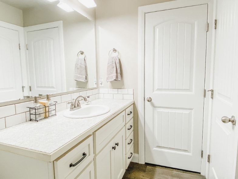 Building Photo - 514 N Vandries Way