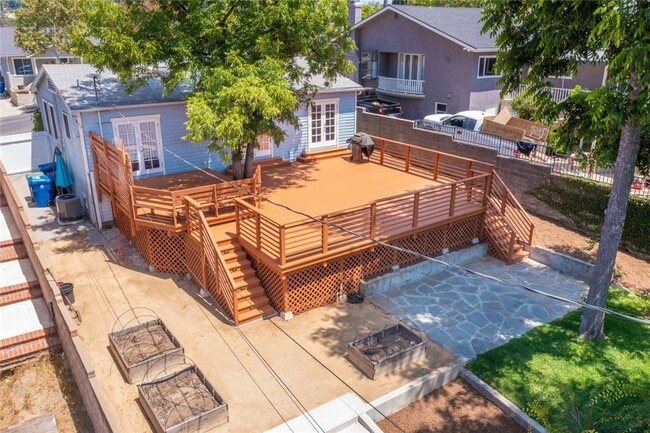 Building Photo - 5049 Mt Royal Dr