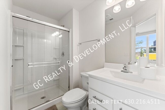 Building Photo - 2239 Parkside Dr