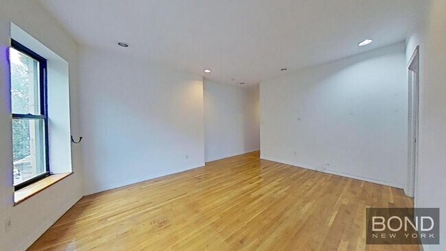 Building Photo - 104 Second Avenue