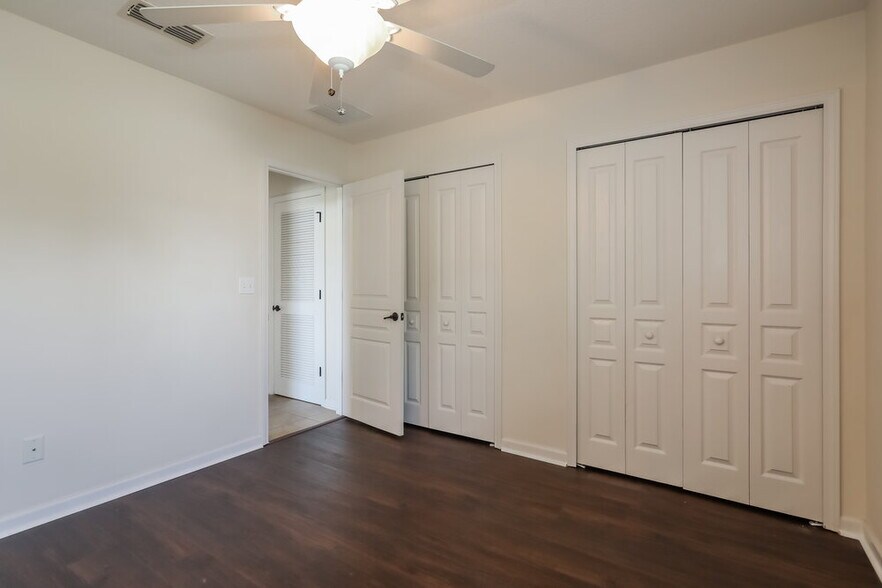 Building Photo - 1709 N Cappero Dr