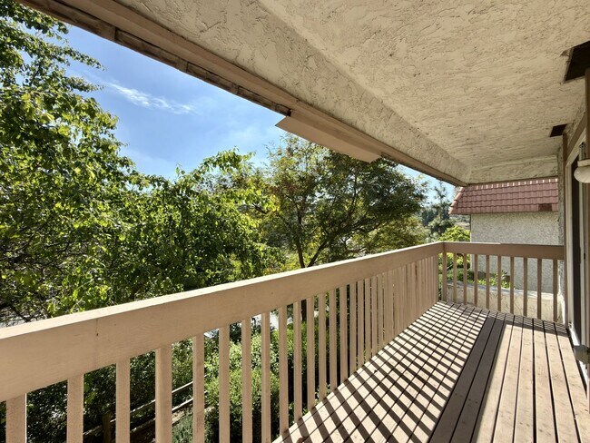 Building Photo - Spacious Townhome in Desirable Tiburon Community!