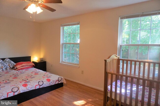 Building Photo - 14024 Teaneck Terrace