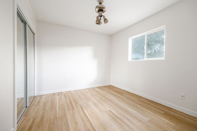 Building Photo - 767 Ball Ave