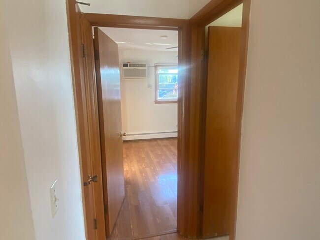 Building Photo - 3553 N Neenah Ave