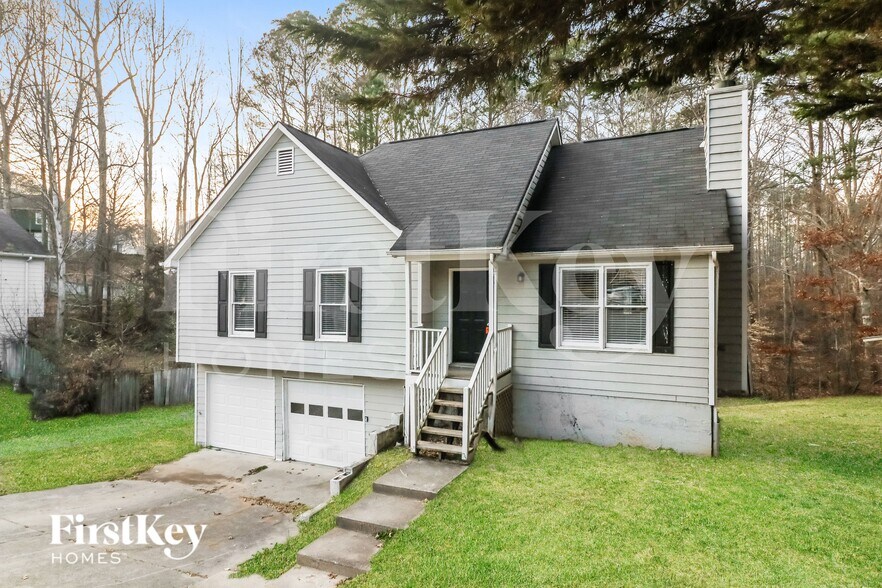 Building Photo - 325 Arapaho Dr SE