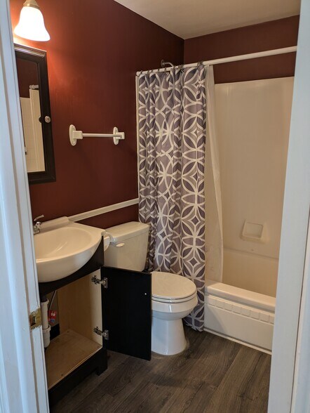 Building Photo - 11220 Vista Dr