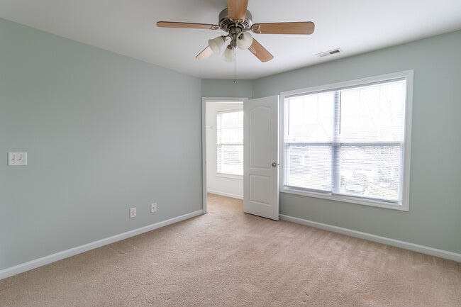 Building Photo - 2047 Sinclair Trce