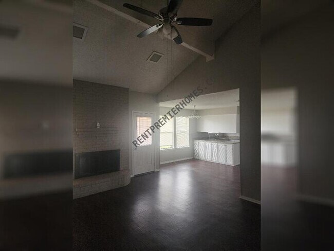 Building Photo - 7258 Church Park Dr