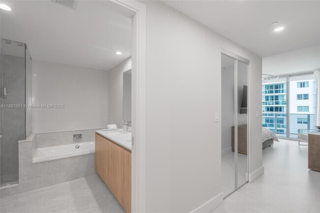Building Photo - 488 NE 18th St