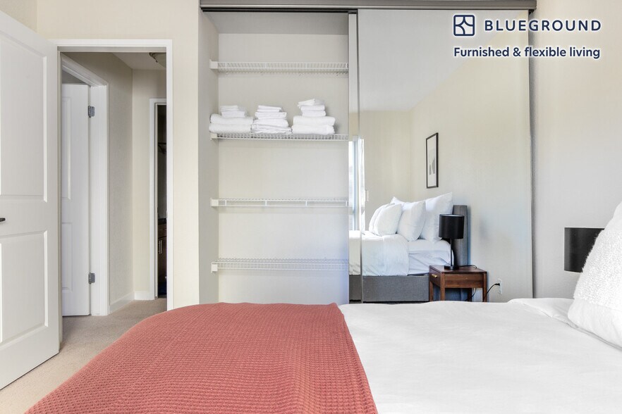 Building Photo - 430 Oak Grove Dr