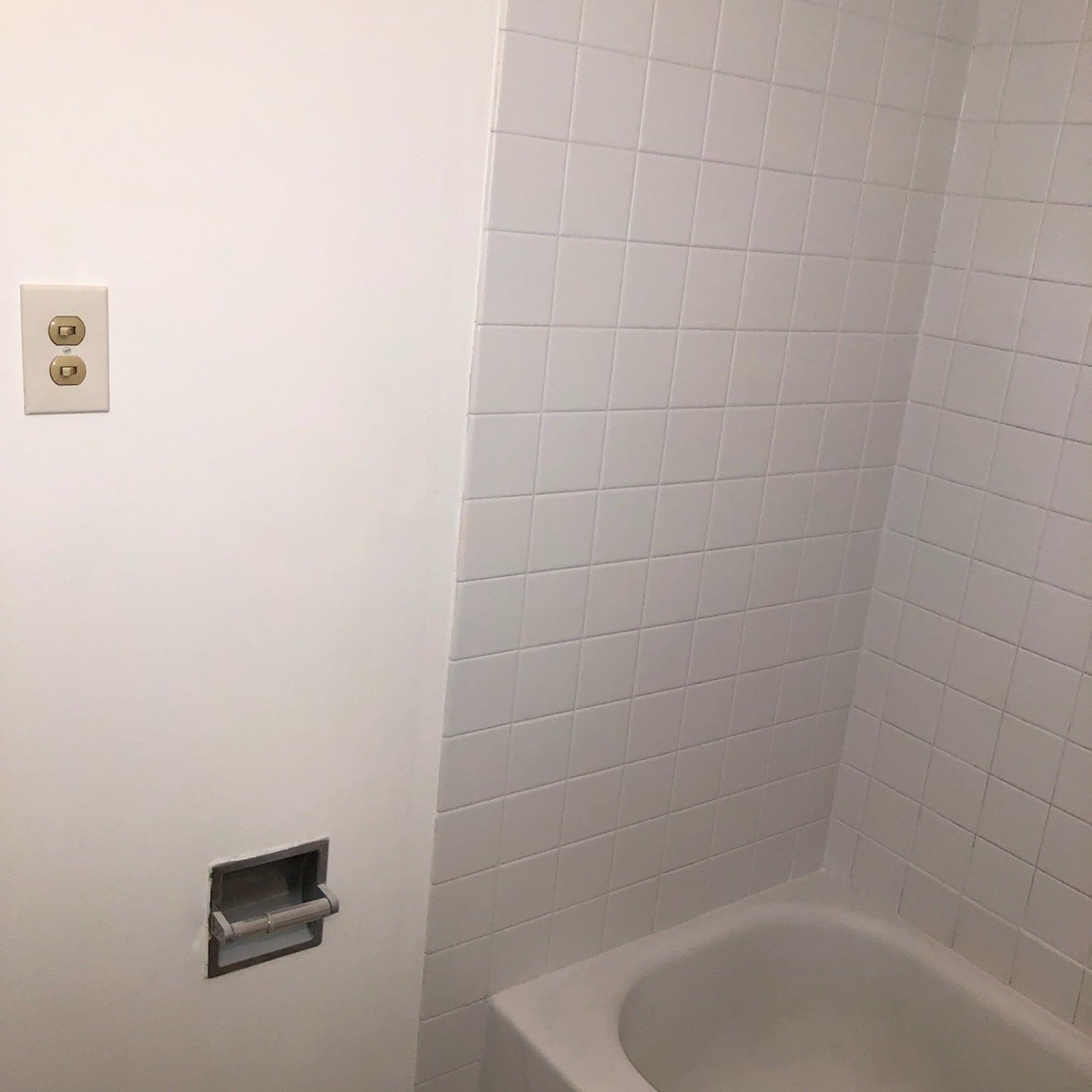 Full bath - 818 Sandra Dr