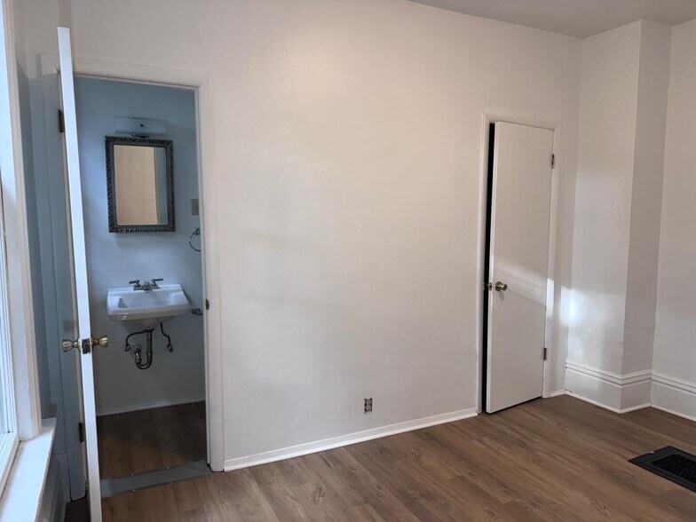 Building Photo - 2577 N Frederick Ave