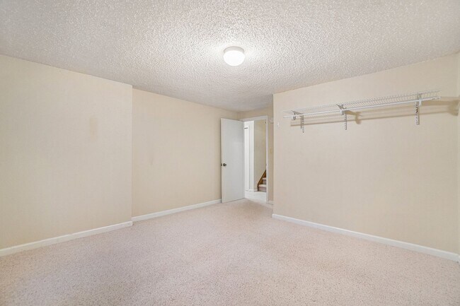 Building Photo - 1339 Village Park Ct