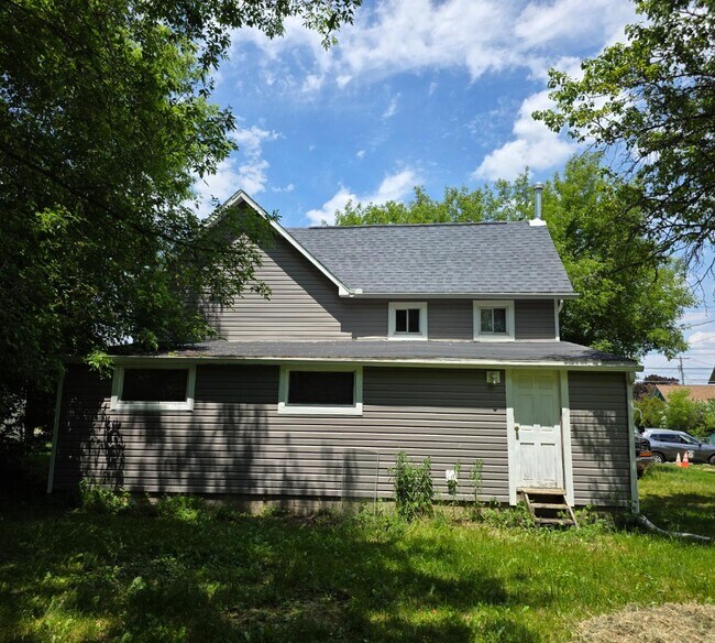 Building Photo - 29 E Vanscoter St