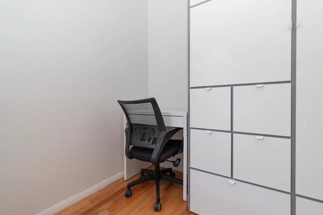 Building Photo - 306-318-318 E 96th St