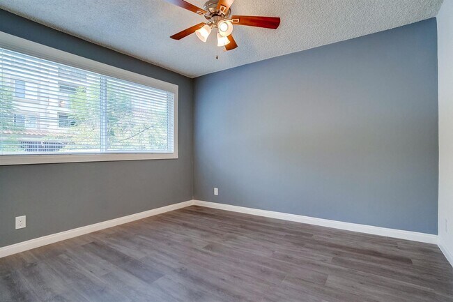 Building Photo - 6117 11th Ave