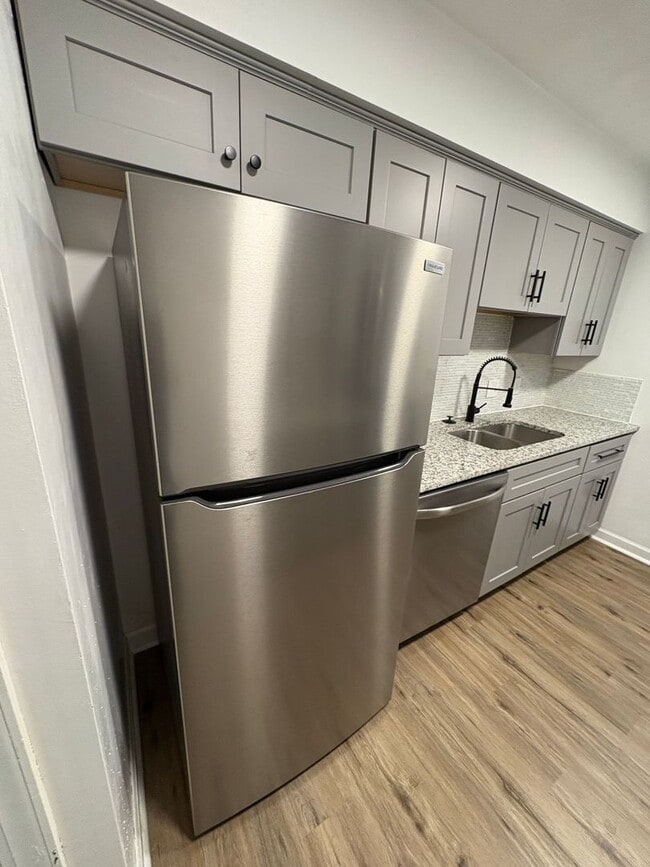 Building Photo - 98 Chautauqua Ave