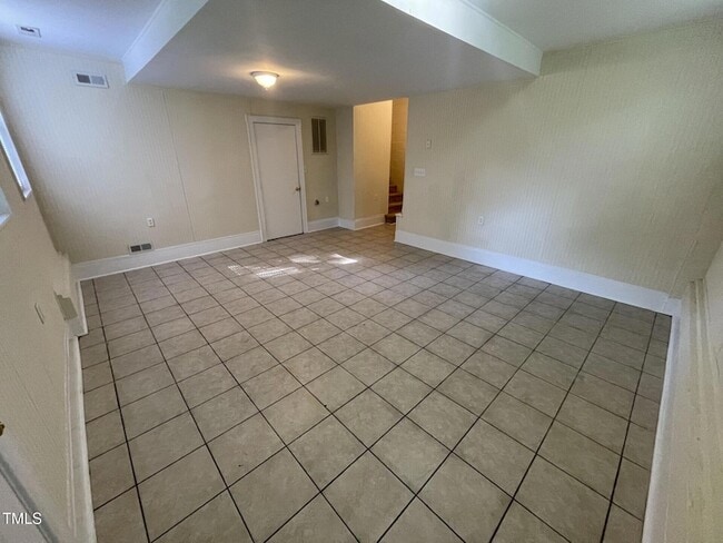 Building Photo - 5001 Knightsbridge Way
