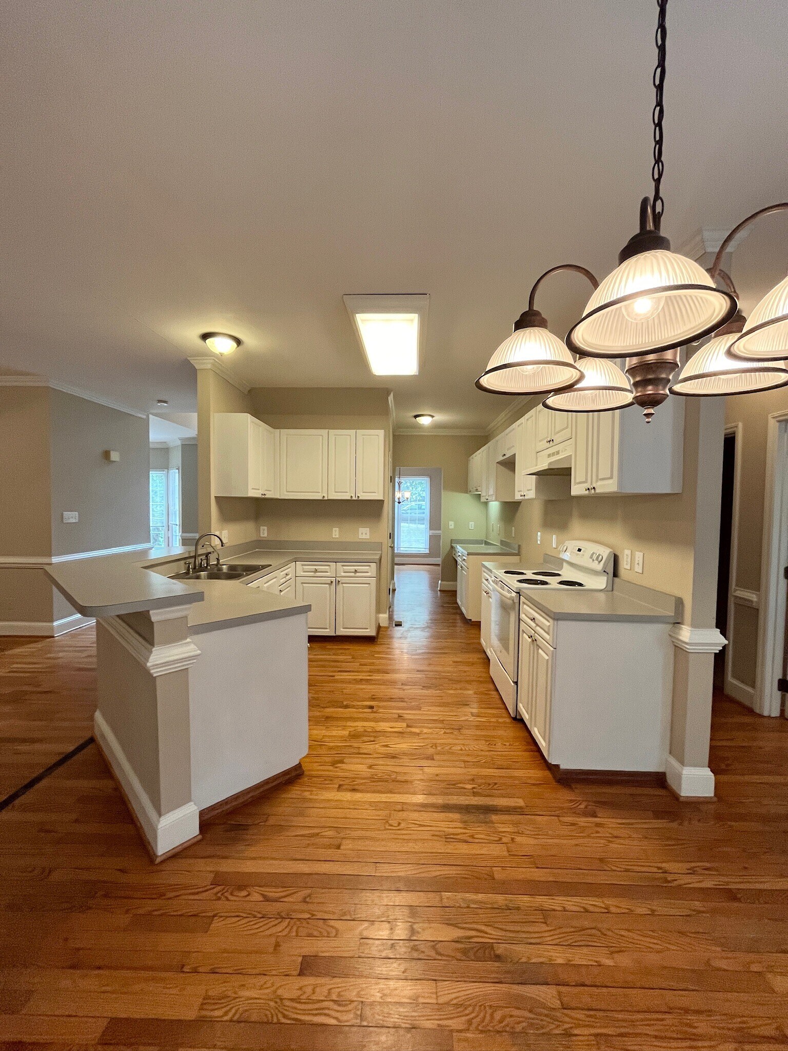 kitchen - 8601 Abbotsbury Ct