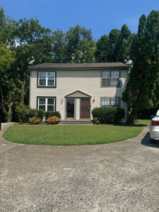 Building Photo - 1310 Ewing Creek Dr