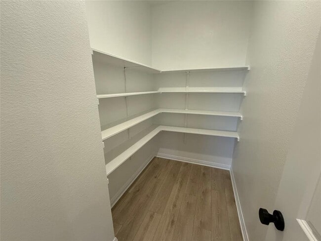 Building Photo - 179 Kings Cyn Dr