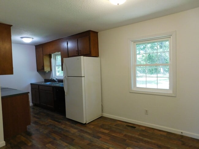 Building Photo - 4004 Brandywine Dr