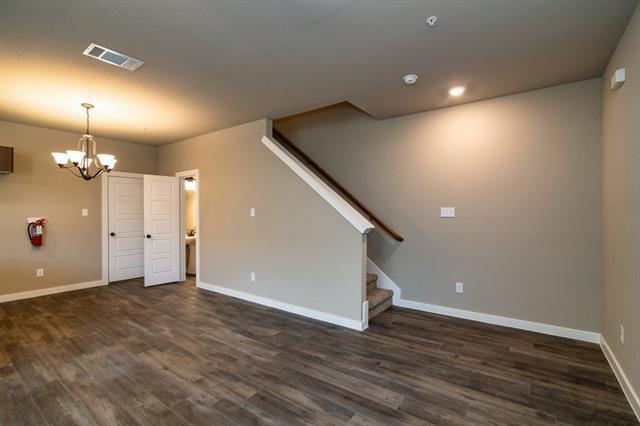 Building Photo - 611 Harvest Moon Dr