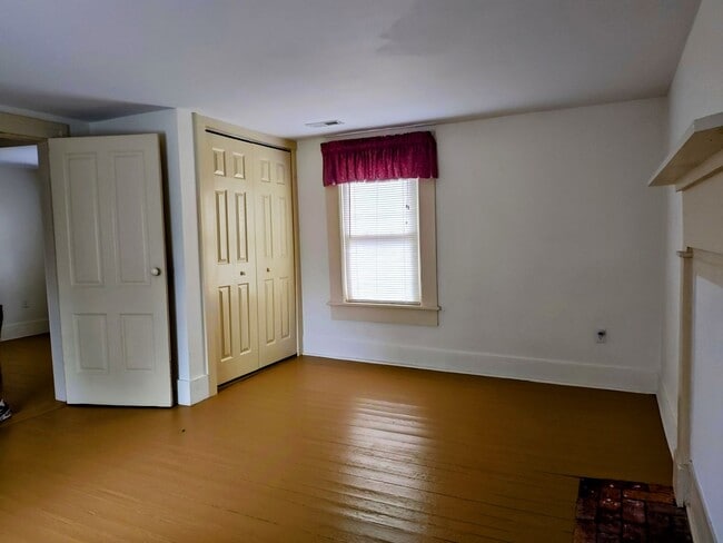 Building Photo - Providence Forge 2 bedroom farmhouse
