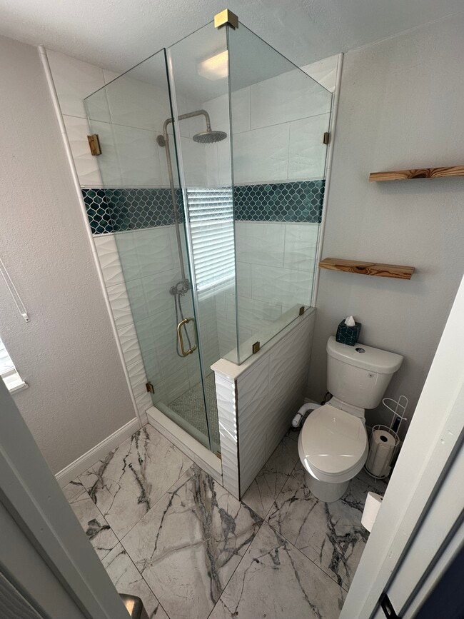 Primary Photo - 3114 Dupont St S