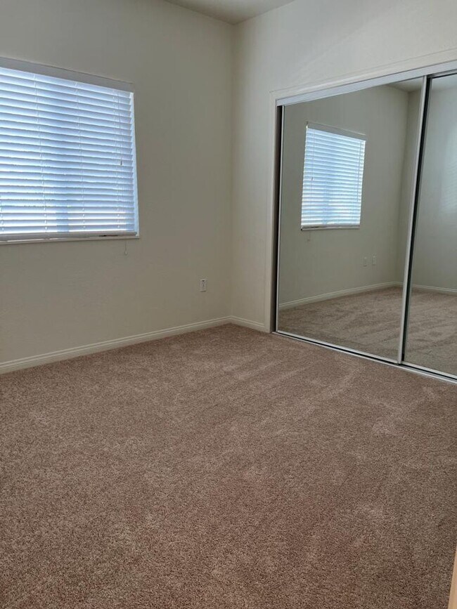 Building Photo - Gault For Rent