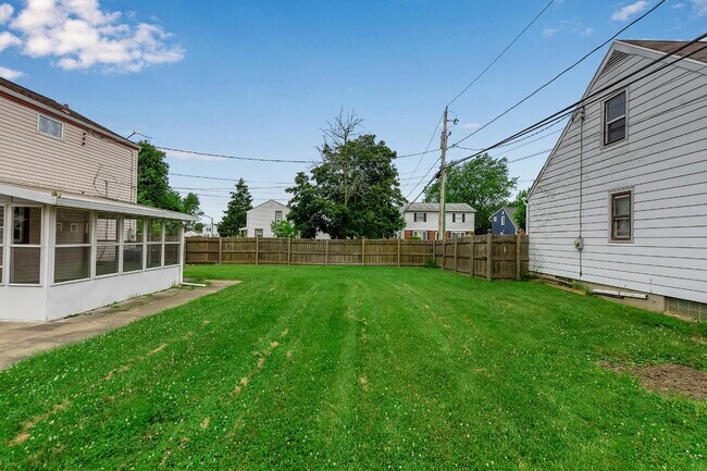 Building Photo - Furnished 4-Bedroom Single-Family Home in Cheektowaga